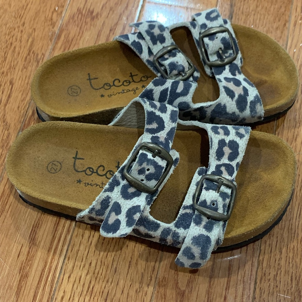 Tocoto Vintage Leather Buckle Slides